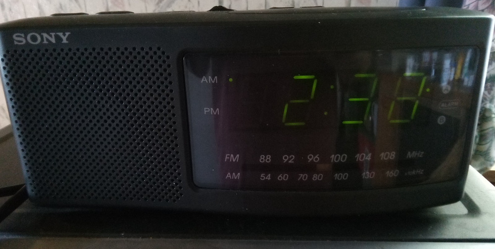 Sony Dream Machine AM/FM Alarm Clock Radio Black Model #ICF-C740 Tested Works